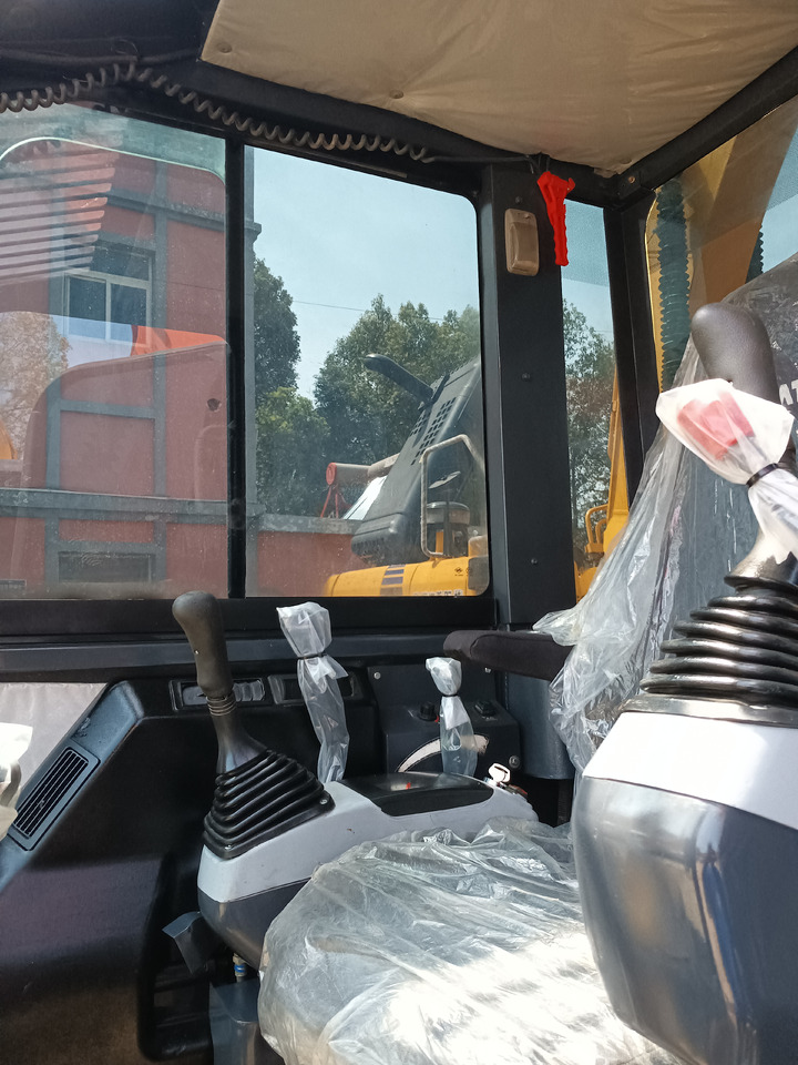 KOMATSU PC56-3 - Мини-экскаватор: фото 5 KOMATSU PC56-3 - Мини-экскаватор: фото 5