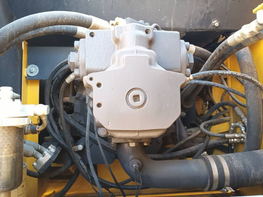 Гусеничный экскаватор Komatsu PC 300: фото 6 Гусеничный экскаватор Komatsu PC 300: фото 6