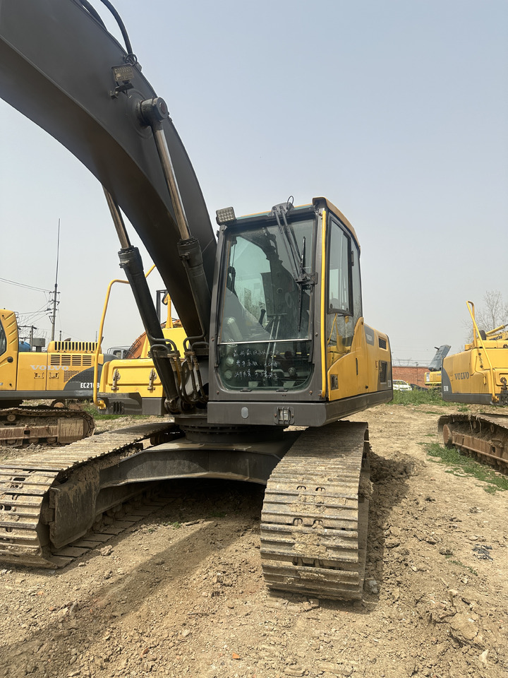 VOLVO EC220D - Гусеничный экскаватор: фото 2 VOLVO EC220D - Гусеничный экскаватор: фото 2