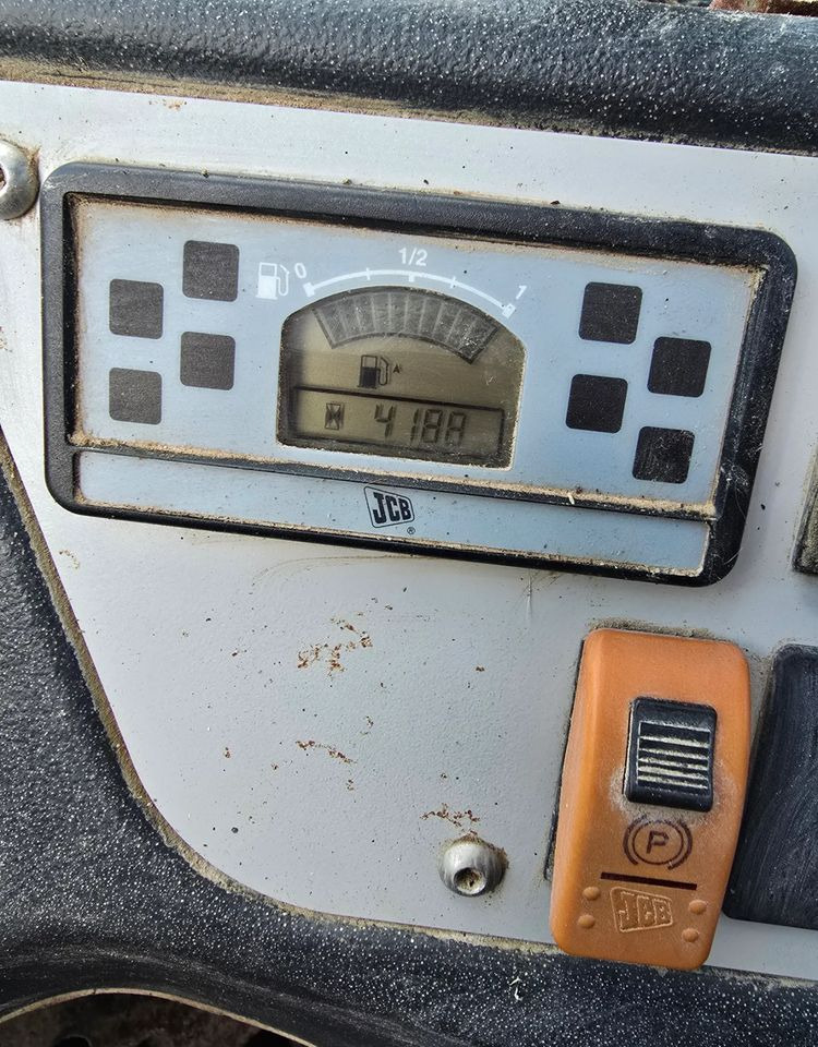 JCB - Мини-погрузчик с бортовым поворотом: фото 4 JCB - Мини-погрузчик с бортовым поворотом: фото 4