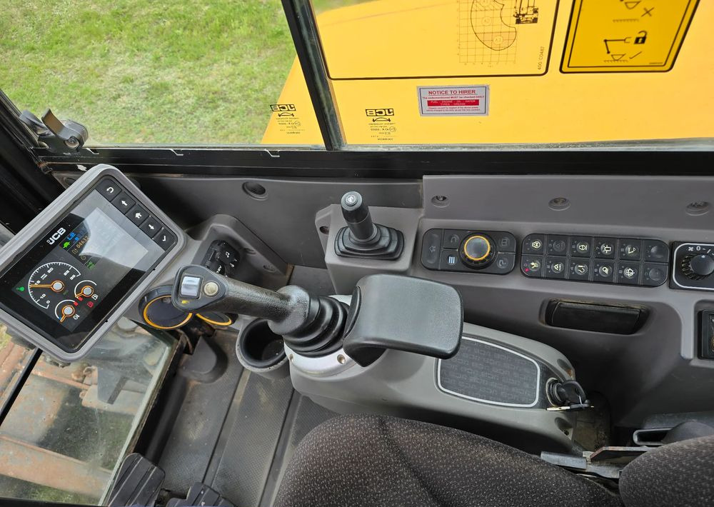 JCB - Гусеничный экскаватор: фото 5 JCB - Гусеничный экскаватор: фото 5