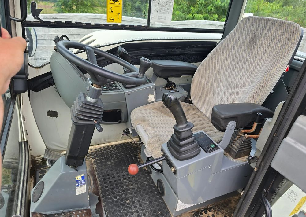 Terex - Колёсный экскаватор: фото 2 Terex - Колёсный экскаватор: фото 2