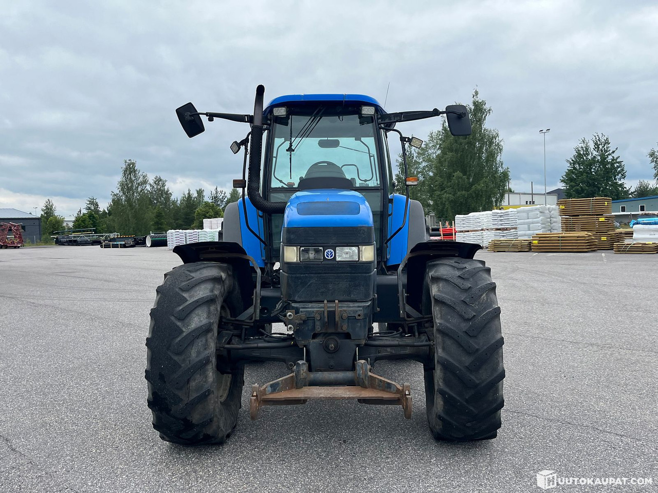 New Holland TM155 tractor with front loader, 2004, Salo - Трактор: фото 2 New Holland TM155 tractor with front loader, 2004, Salo - Трактор: фото 2