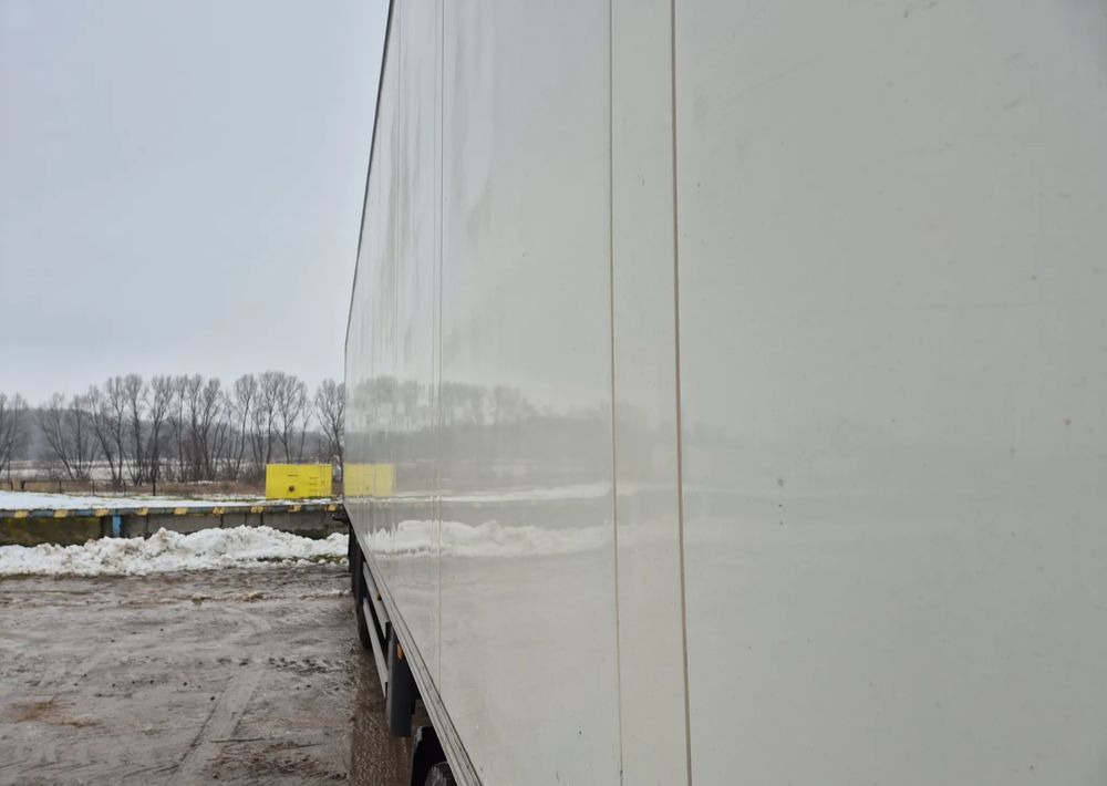 Полуприцеп-рефрижератор Schmitz Cargobull CARRIER MAXIMA 1300 / WINDA / DOPPEL STOCK / ŚCIANA GRODZIOWA / BELKI / PODNOSZONA OŚ / z Niemiec / TOP STAN 2011/ CARRIER CHŁODNIA CHLODNIA LODÓWKA PODWÓJNY ZAŁADUNEK PIĘTROWA: фото 21