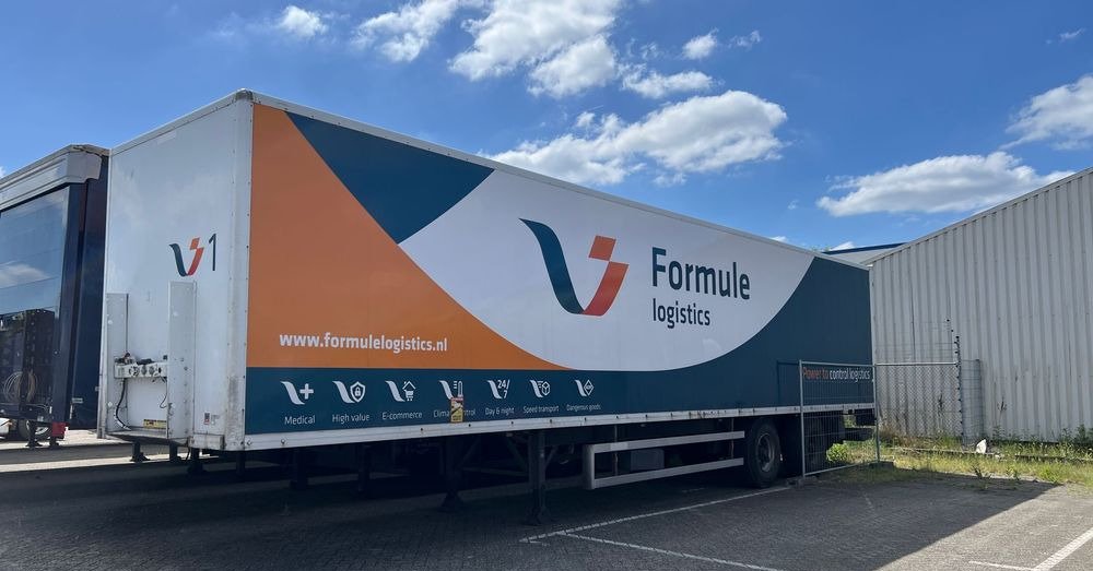 Wielton 2 osiowa NAUKA JAZDY 2 osie z Holandii dwu dwuosiowa dwie osie 2osiowa 2osie - Полуприцеп-фургон: фото 1 Wielton 2 osiowa NAUKA JAZDY 2 osie z Holandii dwu dwuosiowa dwie osie 2osiowa 2osie - Полуприцеп-фургон: фото 1