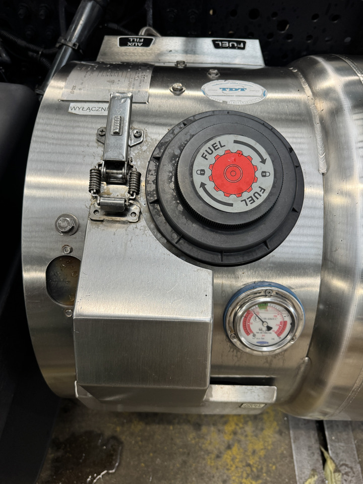 IVECO STRALIS HI-WAY S-WAY - Топливный бак: фото 3 IVECO STRALIS HI-WAY S-WAY - Топливный бак: фото 3