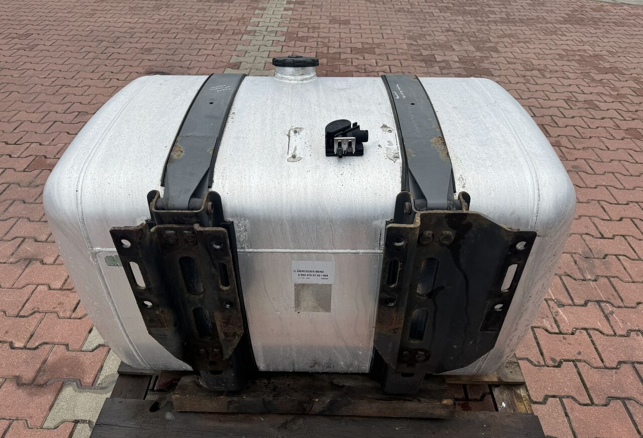 Mercedes-Benz ACTROS MP 430L Mercedes-Benz ACTROS MP 4 truck - Топливный бак для Грузовиков: фото 3 Mercedes-Benz ACTROS MP 430L Mercedes-Benz ACTROS MP 4 truck - Топливный бак для Грузовиков: фото 3