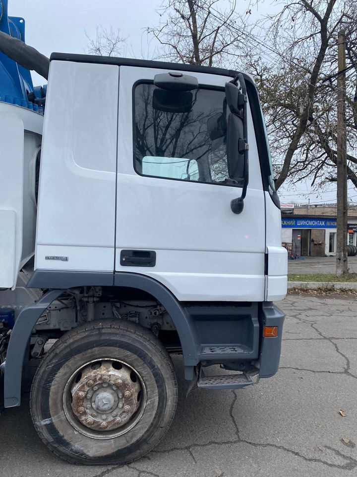 PUTZMEISTER Putzmeister on chassis Mercedes-Benz Actros Putzmeister 42m concrete pump - Автобетононасос: фото 3 PUTZMEISTER Putzmeister on chassis Mercedes-Benz Actros Putzmeister 42m concrete pump - Автобетононасос: фото 3