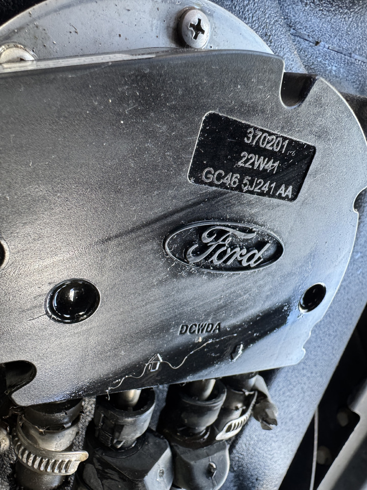 Ford F-Max Cargo - Бак для AdBlue: фото 3 Ford F-Max Cargo - Бак для AdBlue: фото 3