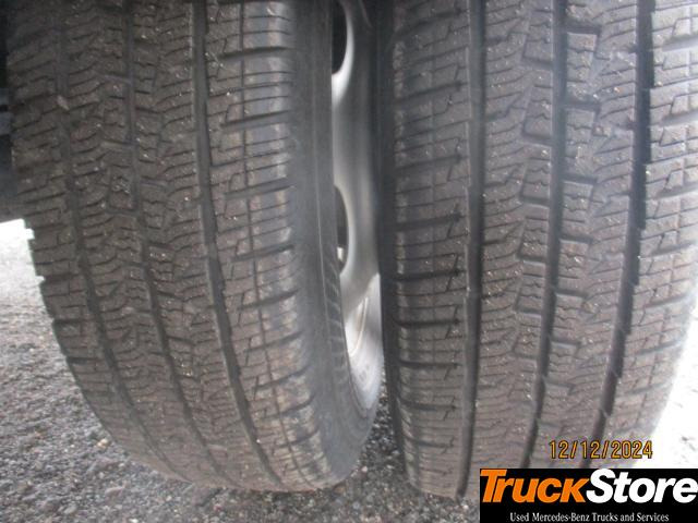 Фургон с закрытым кузовом FUSO Canter 3C15: фото 6