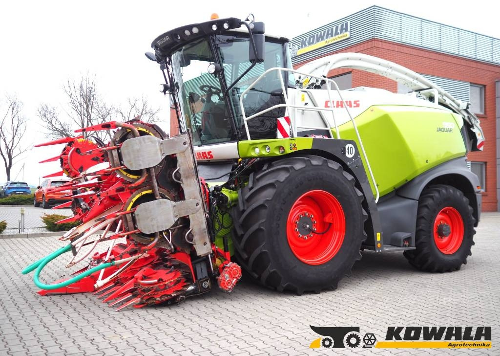 Claas Jaguar 950 4x4 + Kemper 375 Plus - Кормоуборочный комбайн: фото 1 Claas Jaguar 950 4x4 + Kemper 375 Plus - Кормоуборочный комбайн: фото 1