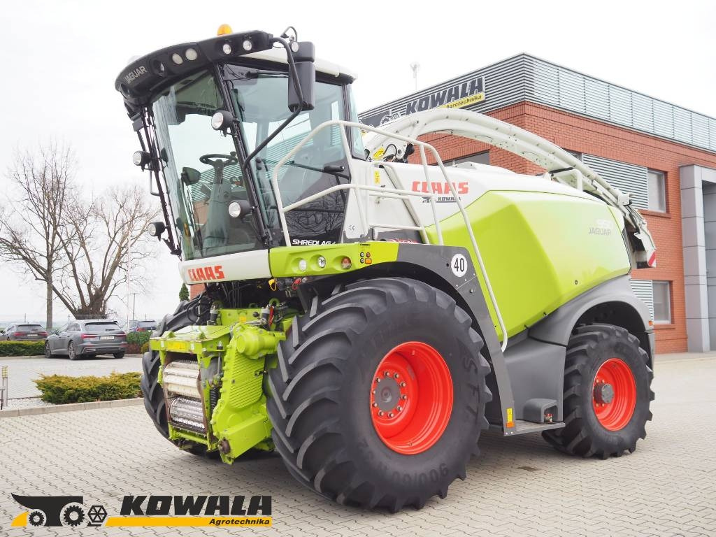 Claas Jaguar 950 4x4 - Кормоуборочный комбайн: фото 1 Claas Jaguar 950 4x4 - Кормоуборочный комбайн: фото 1