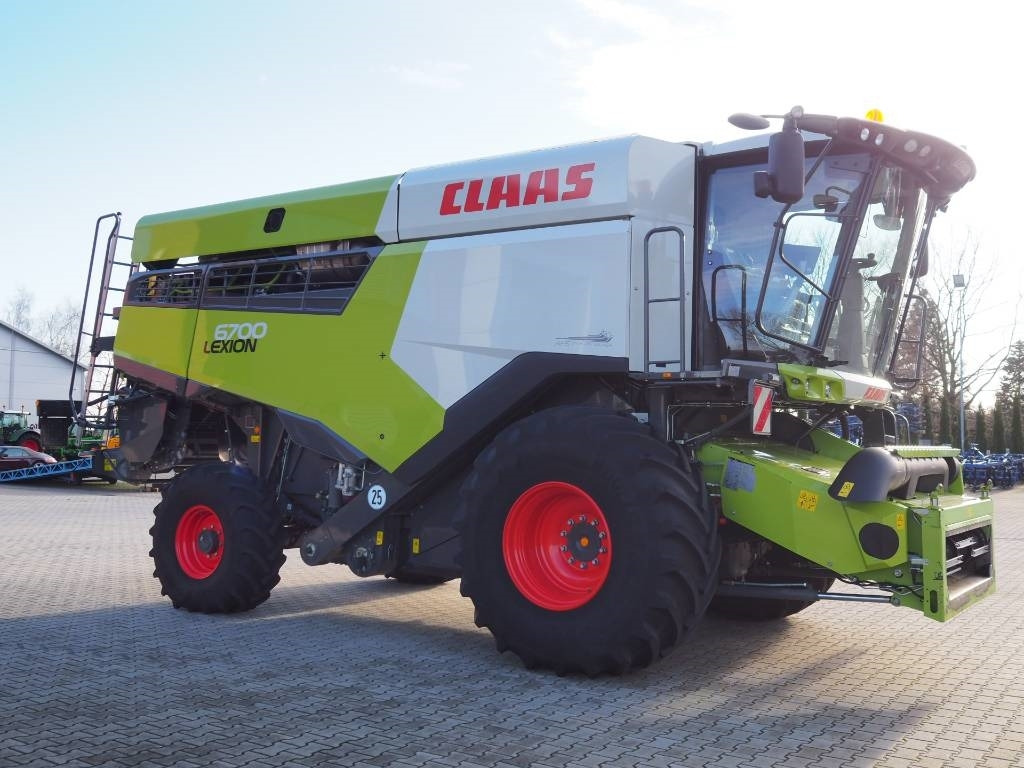 Claas Lexion 6700 + V930 - Зерноуборочный комбайн: фото 4 Claas Lexion 6700 + V930 - Зерноуборочный комбайн: фото 4