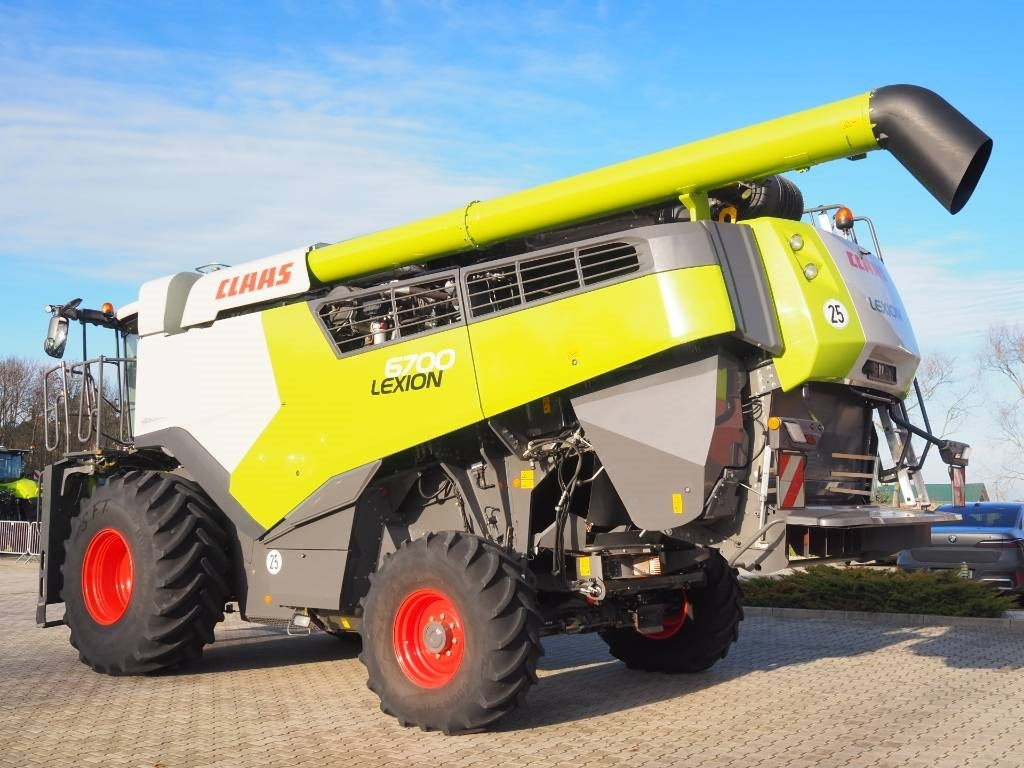 Claas Lexion 6700 + V930 - Зерноуборочный комбайн: фото 2 Claas Lexion 6700 + V930 - Зерноуборочный комбайн: фото 2