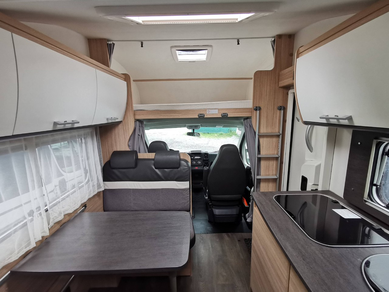 Альковный автодом SUNLIGHT A 70: фото 13 Альковный автодом SUNLIGHT A 70: фото 13