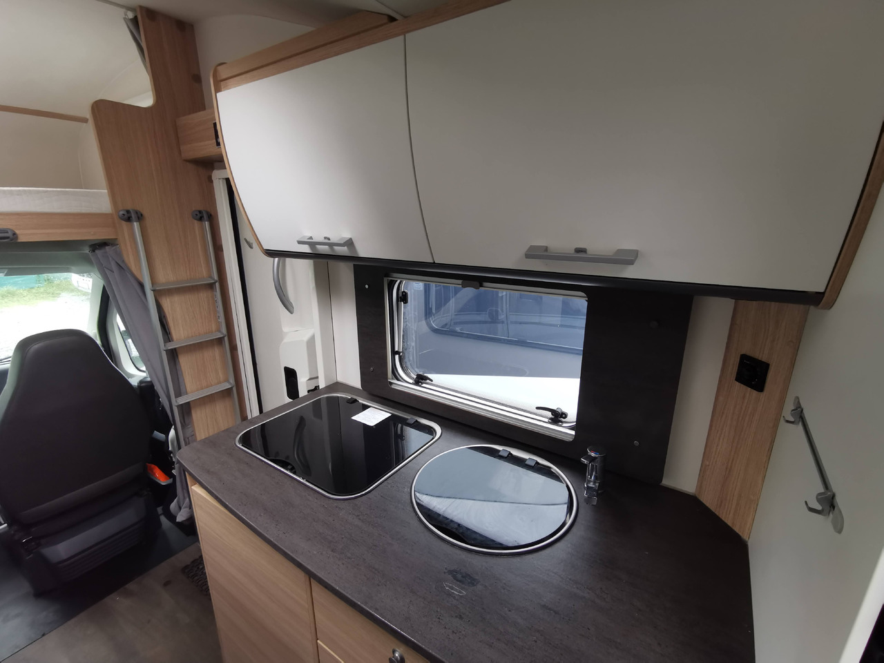 Альковный автодом SUNLIGHT A 70: фото 9 Альковный автодом SUNLIGHT A 70: фото 9