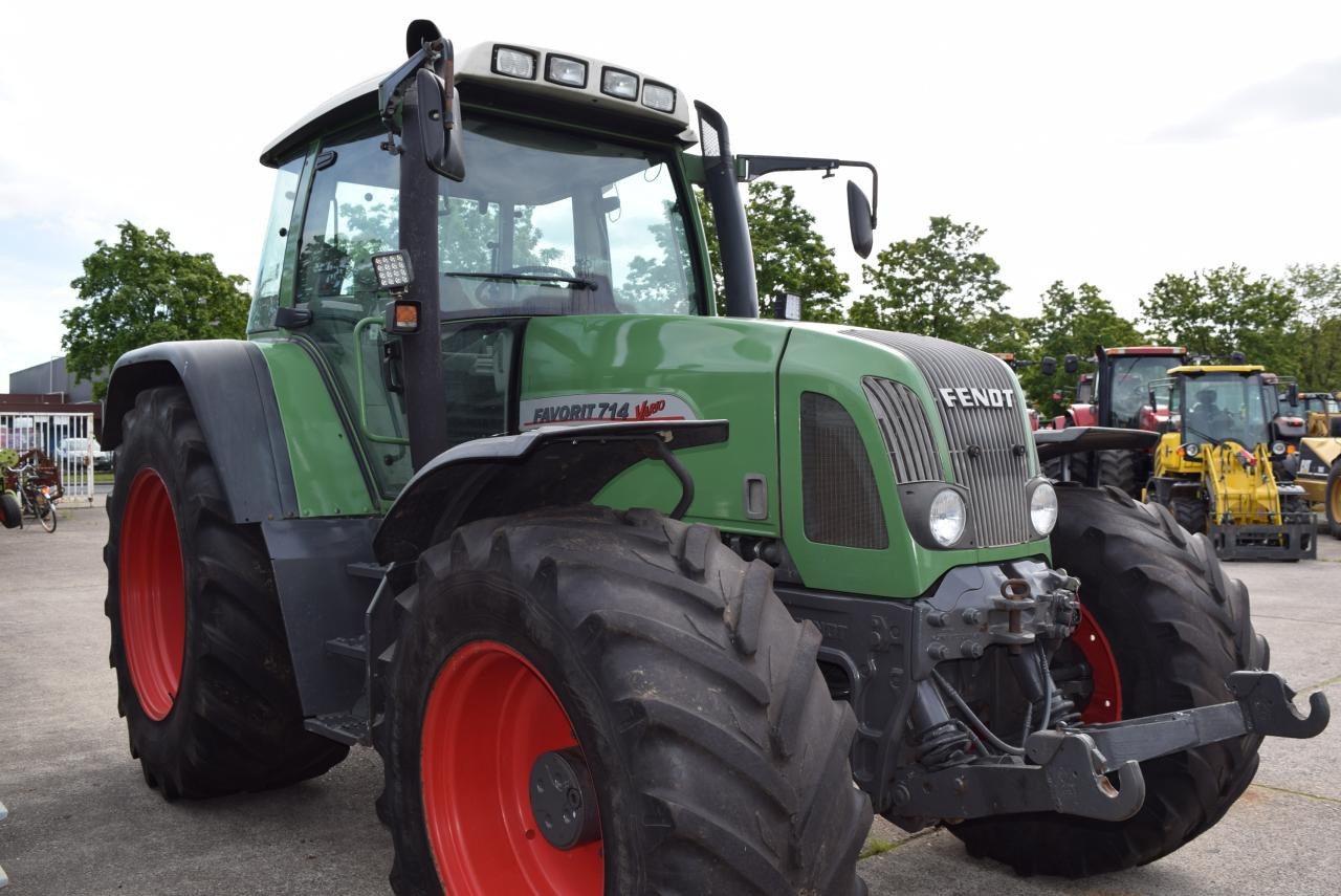 Fendt 714 Vario - Трактор: фото 2 Fendt 714 Vario - Трактор: фото 2