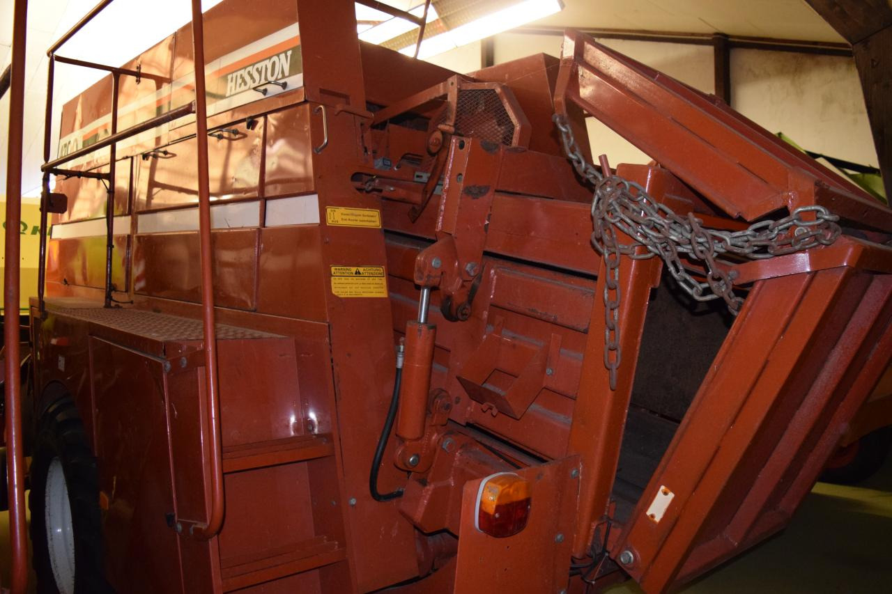 Fiat Hesston 4700 - Пресс-подборщик тюковый: фото 4 Fiat Hesston 4700 - Пресс-подборщик тюковый: фото 4