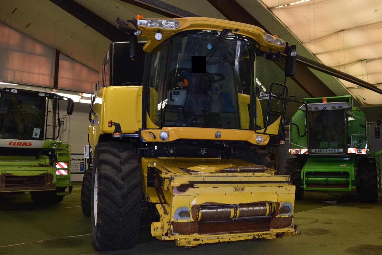 New Holland CR 9090 Elevation - Зерноуборочный комбайн: фото 2 New Holland CR 9090 Elevation - Зерноуборочный комбайн: фото 2