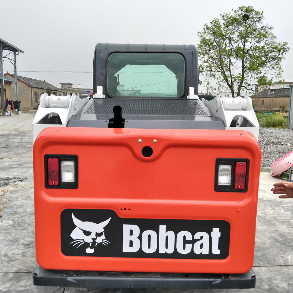 BOBCAT S550 - Мини-погрузчик с бортовым поворотом: фото 5 BOBCAT S550 - Мини-погрузчик с бортовым поворотом: фото 5