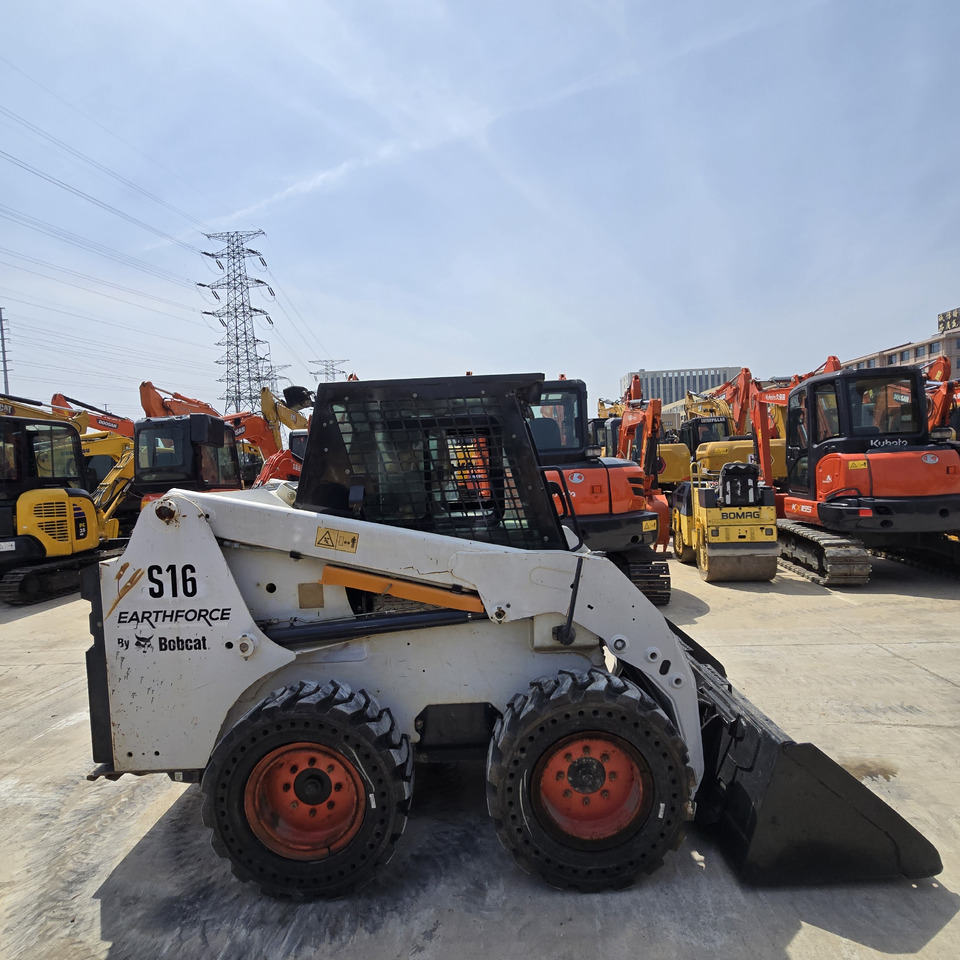 Bobcat S16 - Мини-погрузчик с бортовым поворотом: фото 5 Bobcat S16 - Мини-погрузчик с бортовым поворотом: фото 5