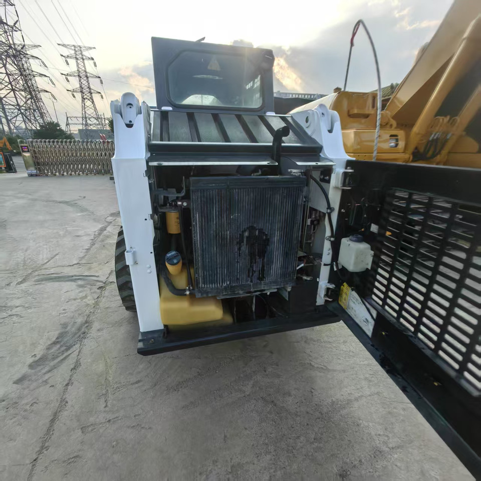 Bobcat S160 - Мини-погрузчик с бортовым поворотом: фото 4 Bobcat S160 - Мини-погрузчик с бортовым поворотом: фото 4