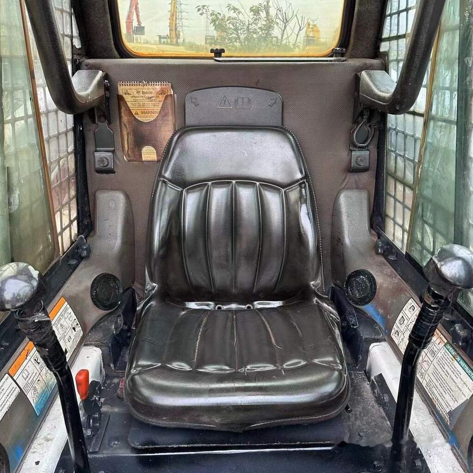 Bobcat S160 - Мини-погрузчик с бортовым поворотом: фото 5 Bobcat S160 - Мини-погрузчик с бортовым поворотом: фото 5