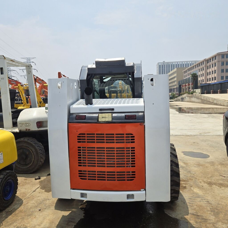 Bobcat S160 - Мини-погрузчик с бортовым поворотом: фото 4 Bobcat S160 - Мини-погрузчик с бортовым поворотом: фото 4