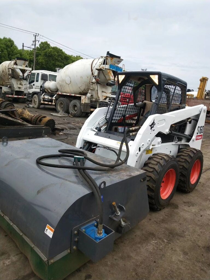 Bobcat S160 - Мини-погрузчик с бортовым поворотом: фото 2 Bobcat S160 - Мини-погрузчик с бортовым поворотом: фото 2