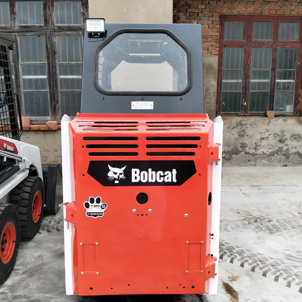 Bobcat S70 - Мини-погрузчик с бортовым поворотом: фото 2 Bobcat S70 - Мини-погрузчик с бортовым поворотом: фото 2