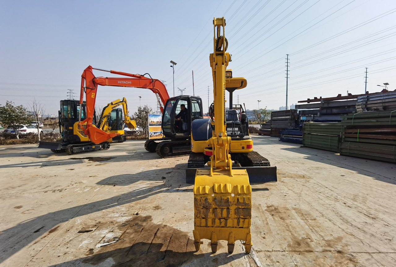 Мини-экскаватор CATERPILLAR PC40MR: фото 6 Мини-экскаватор CATERPILLAR PC40MR: фото 6