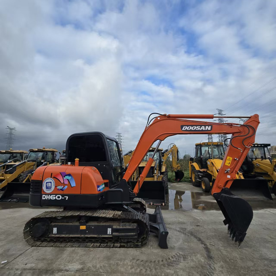 DOOSAN DH60-7 - Мини-экскаватор: фото 1 DOOSAN DH60-7 - Мини-экскаватор: фото 1