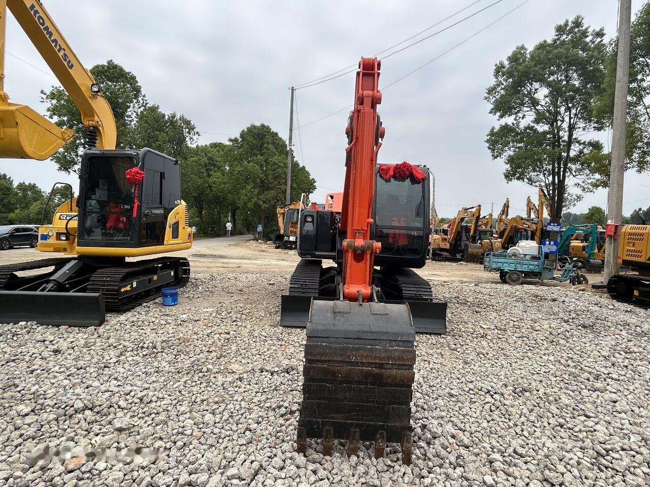 Hitachi ZX70 - Гусеничный экскаватор: фото 4 Hitachi ZX70 - Гусеничный экскаватор: фото 4