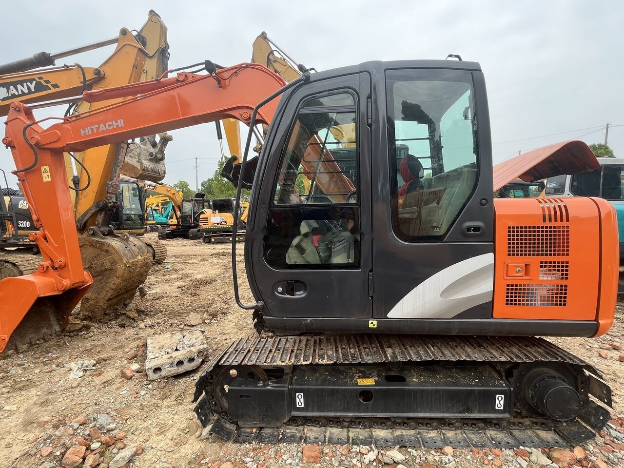 Hitachi ZX70 - Мини-экскаватор: фото 5 Hitachi ZX70 - Мини-экскаватор: фото 5