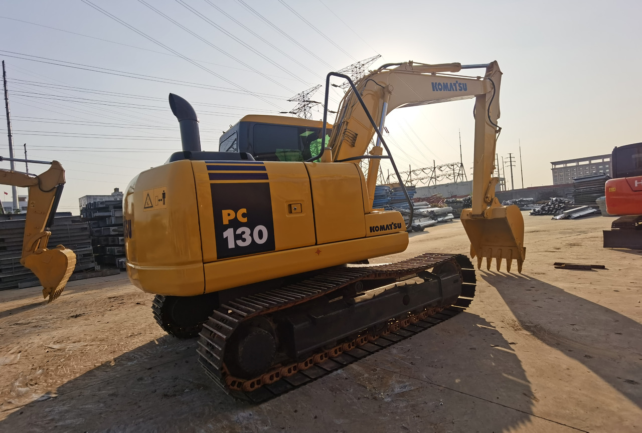 KOMATSU PC130-7 - Мини-экскаватор: фото 2 KOMATSU PC130-7 - Мини-экскаватор: фото 2