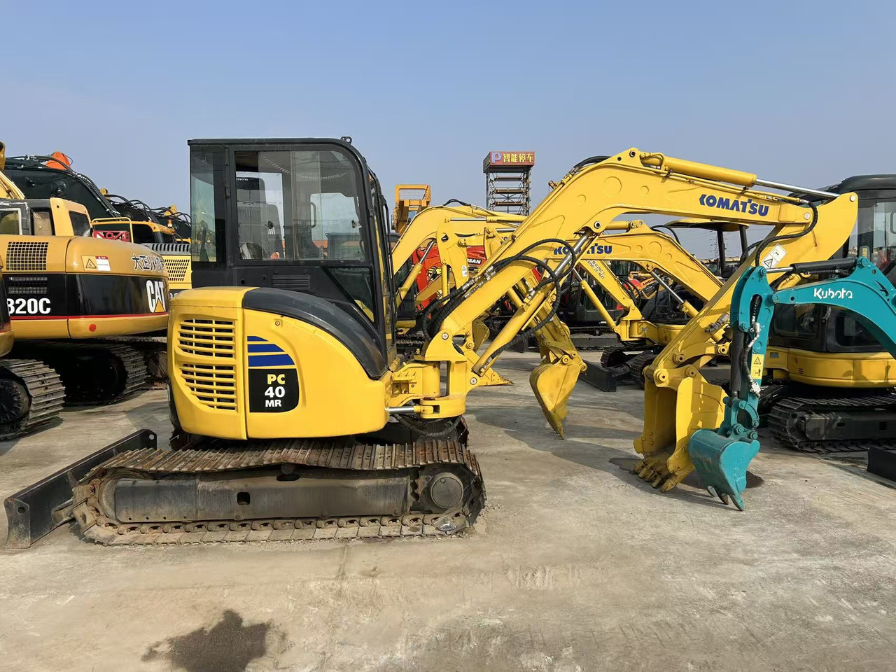 KOMATSU PC40 - Мини-экскаватор: фото 3 KOMATSU PC40 - Мини-экскаватор: фото 3