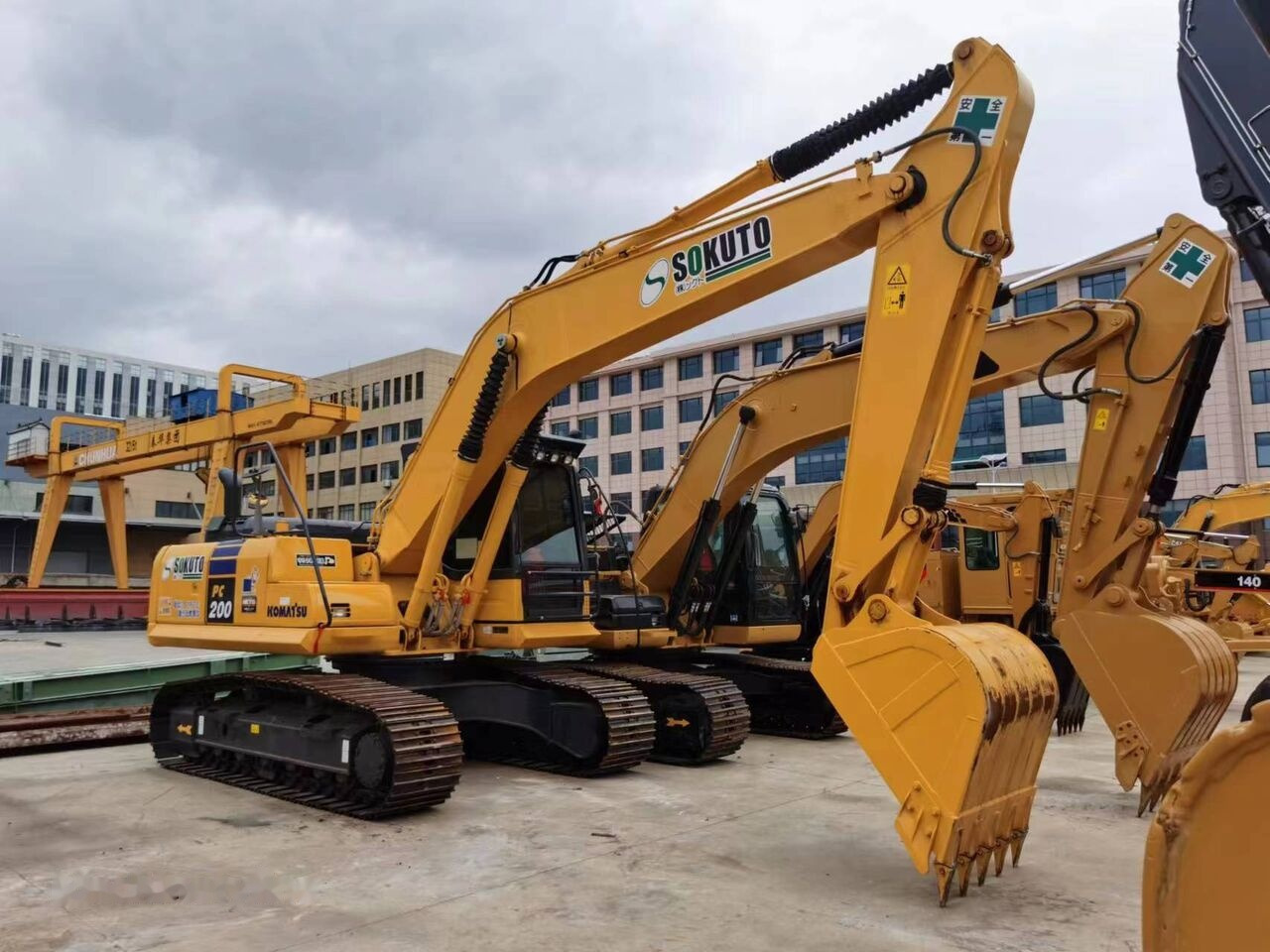 Komatsu PC200-8 - Гусеничный экскаватор: фото 3 Komatsu PC200-8 - Гусеничный экскаватор: фото 3