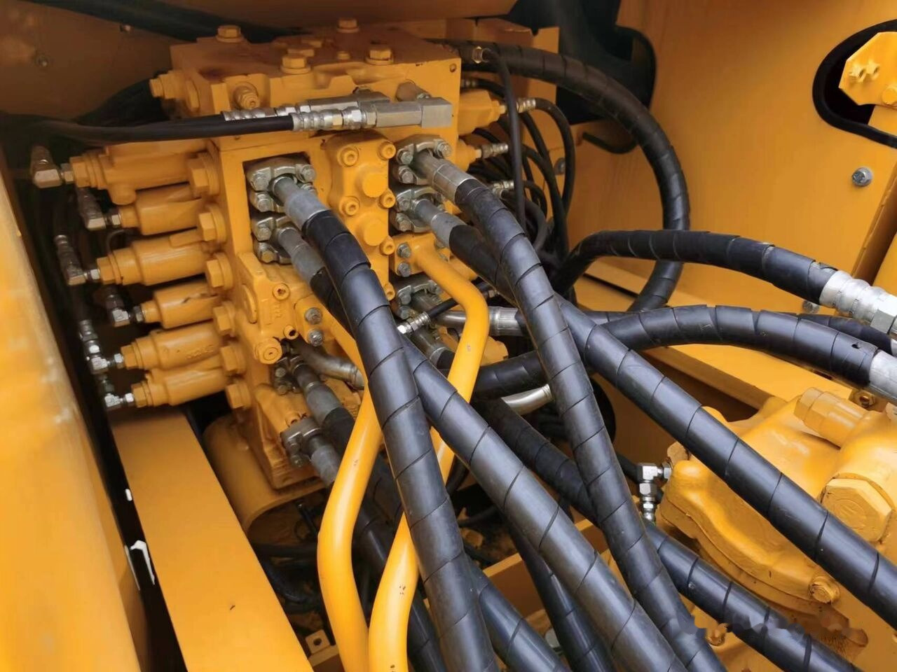 Гусеничный экскаватор Komatsu PC200-8: фото 7 Гусеничный экскаватор Komatsu PC200-8: фото 7