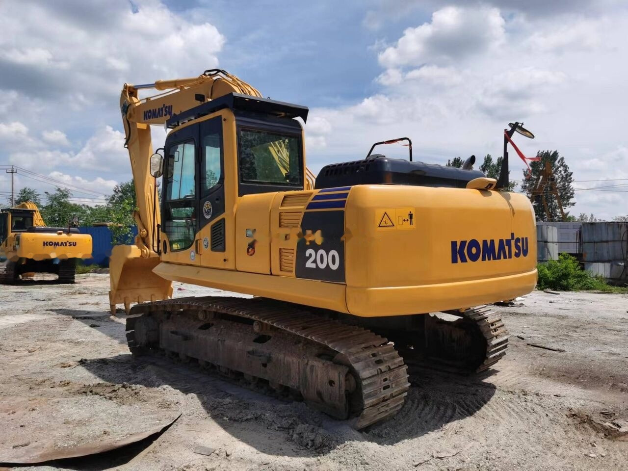 Komatsu PC200 - Гусеничный экскаватор: фото 2 Komatsu PC200 - Гусеничный экскаватор: фото 2