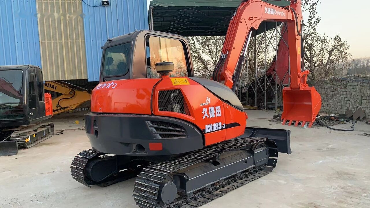 Kubota KX183 - Гусеничный экскаватор: фото 1 Kubota KX183 - Гусеничный экскаватор: фото 1