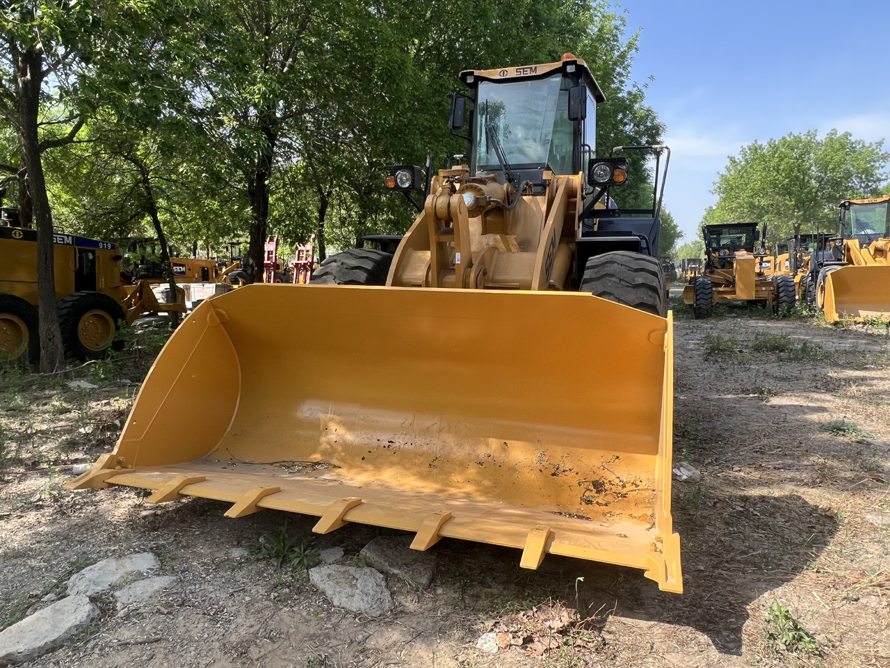 SEM SEM655D - Колёсный погрузчик: фото 4 SEM SEM655D - Колёсный погрузчик: фото 4