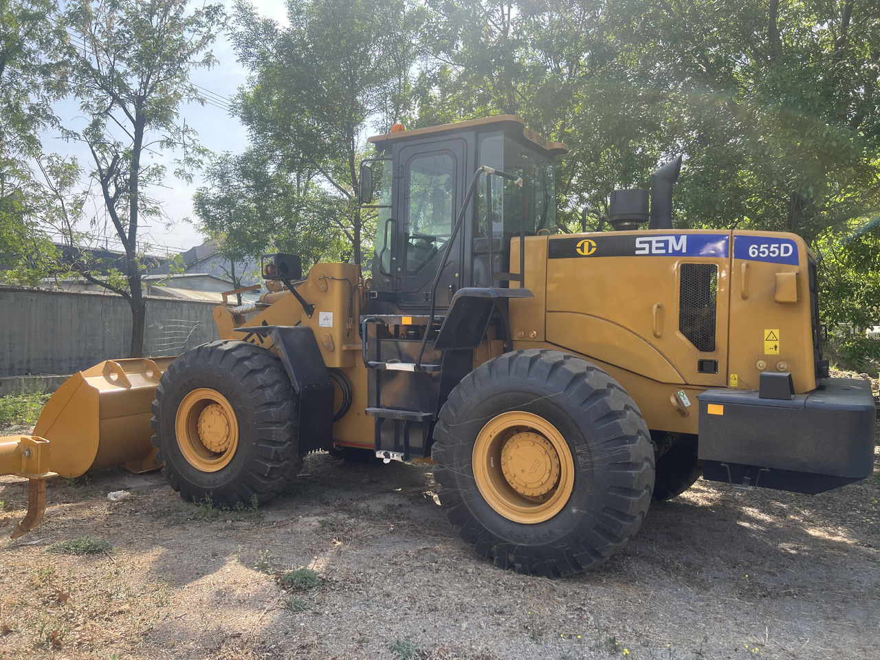 SEM SEM655D - Колёсный погрузчик: фото 1 SEM SEM655D - Колёсный погрузчик: фото 1