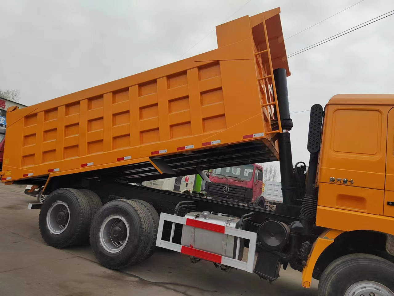 SHACMAN F3000 - Самосвал: фото 3 SHACMAN F3000 - Самосвал: фото 3