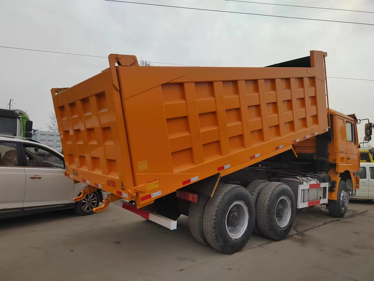 SHACMAN F3000 - Самосвал: фото 2 SHACMAN F3000 - Самосвал: фото 2