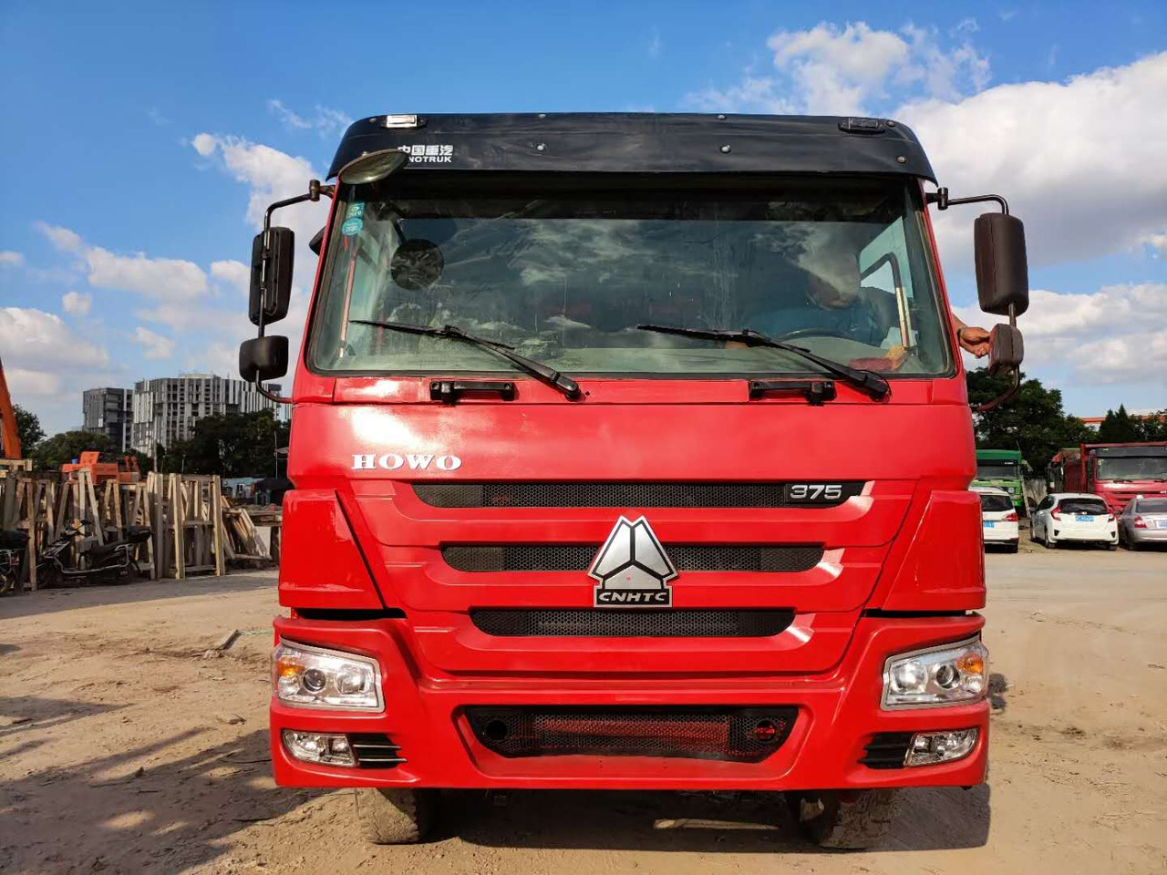 SINOTRUK HOWO 6x4 - Самосвал: фото 2 SINOTRUK HOWO 6x4 - Самосвал: фото 2