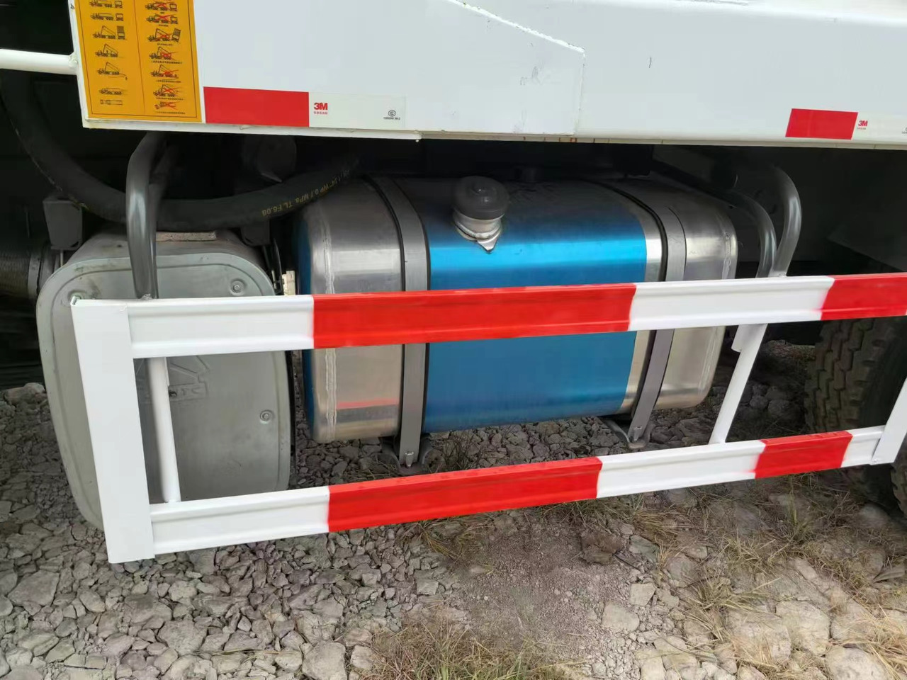 SINOTRUK HOWO 6x4 - Рефрижератор: фото 4 SINOTRUK HOWO 6x4 - Рефрижератор: фото 4