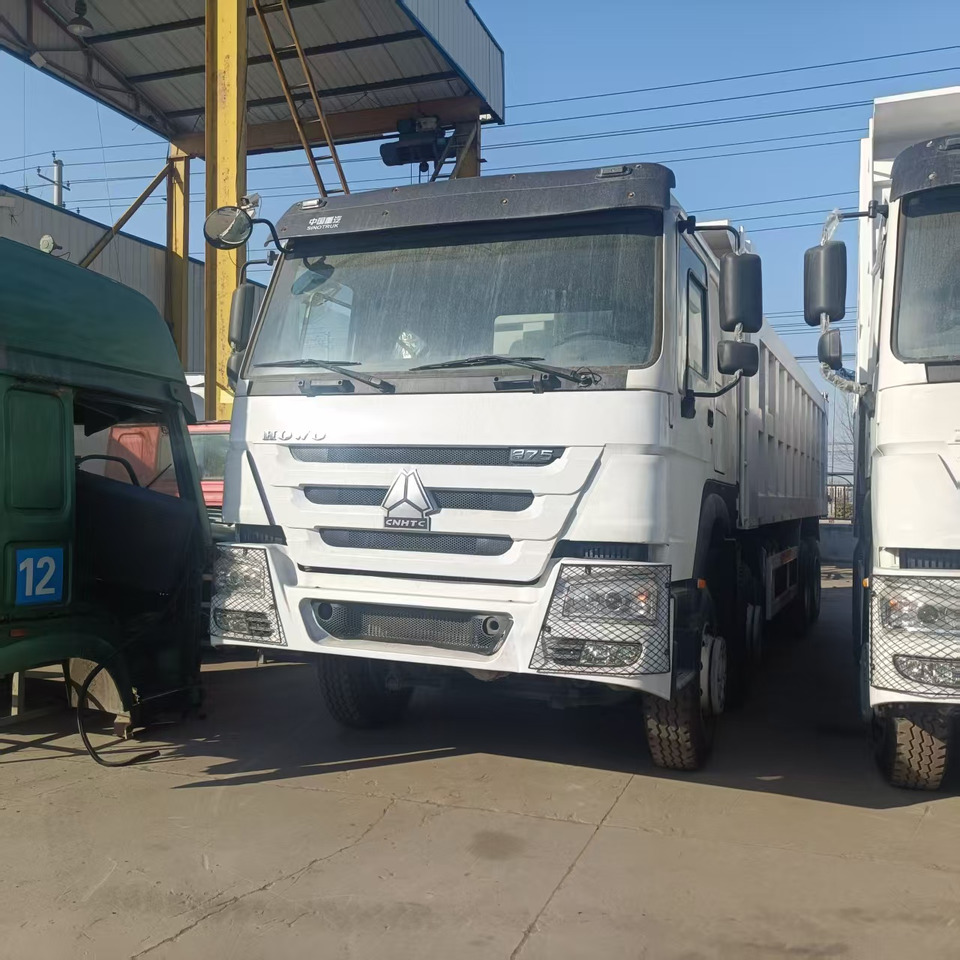 SINOTRUK HOWO 8x4 - Самосвал: фото 2 SINOTRUK HOWO 8x4 - Самосвал: фото 2