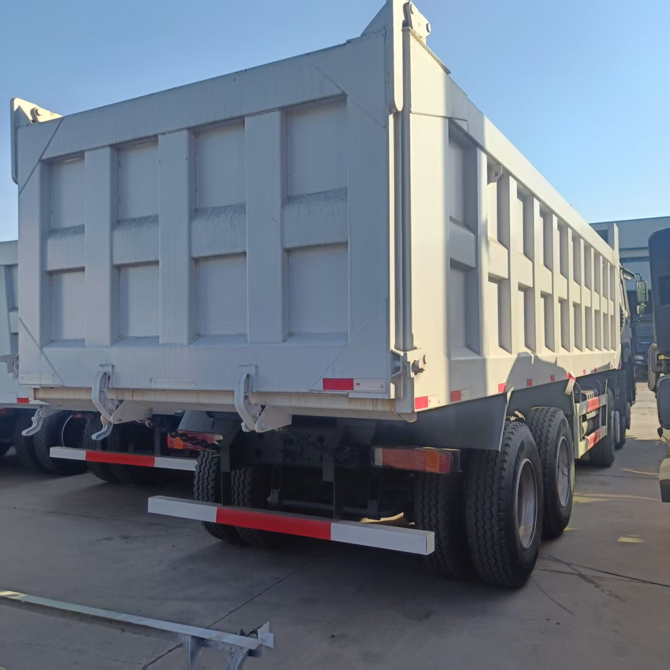 SINOTRUK HOWO 8x4 - Самосвал: фото 3 SINOTRUK HOWO 8x4 - Самосвал: фото 3