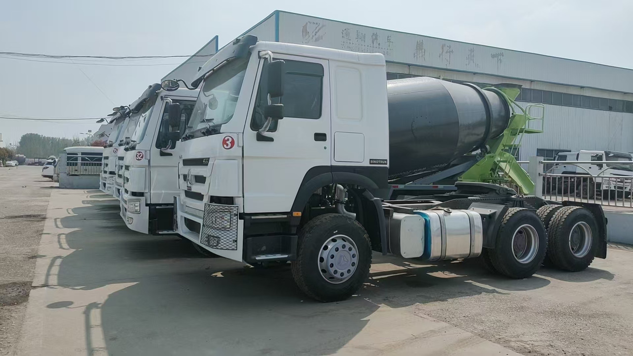 SINOTRUK HOWO Concrete Mixer Truck - Грузовик-цистерна: фото 5 SINOTRUK HOWO Concrete Mixer Truck - Грузовик-цистерна: фото 5
