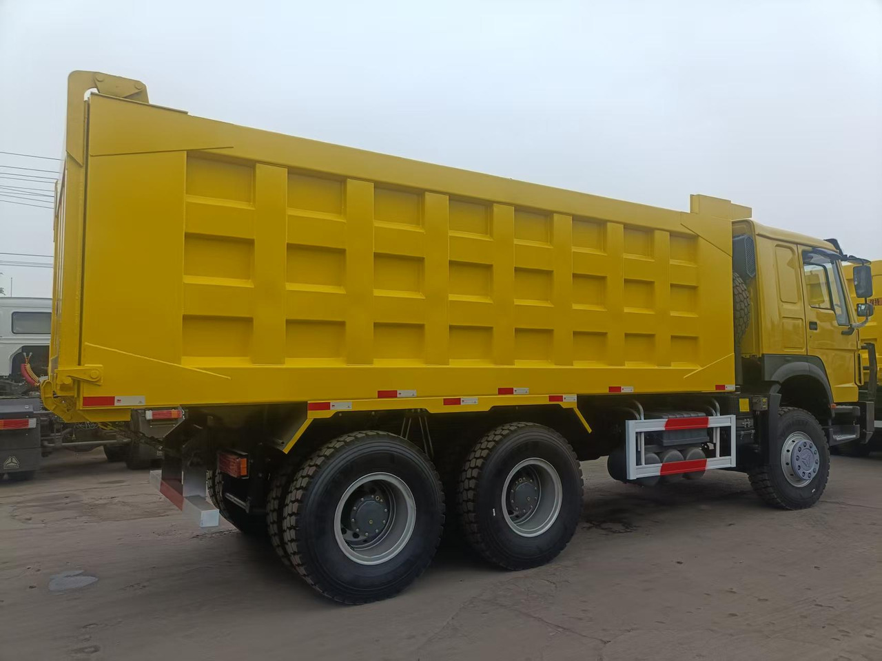 SINOTRUK HOWO - Самосвал: фото 4 SINOTRUK HOWO - Самосвал: фото 4